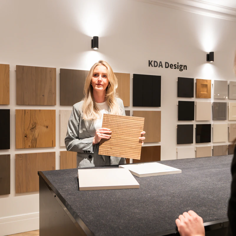 Keukenkast in laminaat, lak of fineer