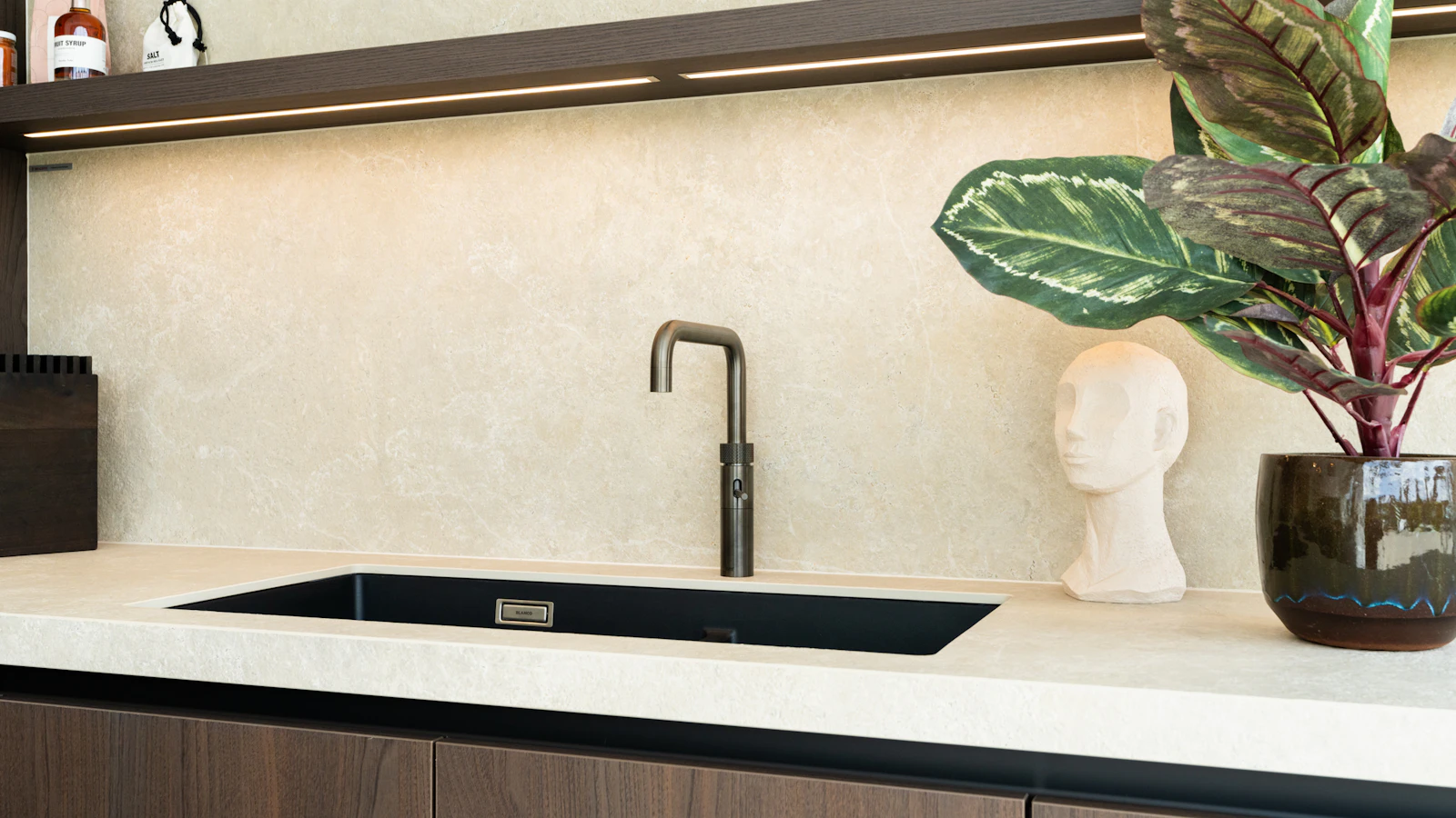 Werkblad en spatwand in keramiek